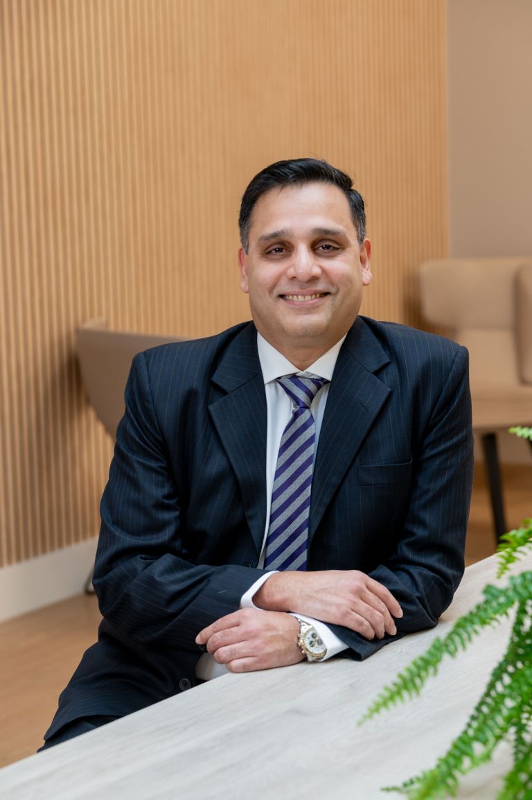 dr sandip banerjee, respiratory consultant in kent